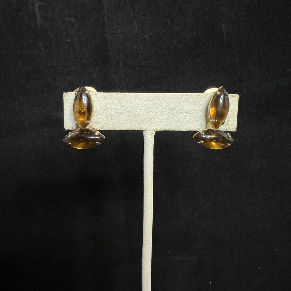 Vintage Weiss Gold Tone Amber Marquis Shaped Cabochon Clip On Earrings (2844)